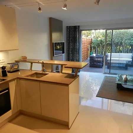 Grand Studio/terrasse Coeur De St Tropez * Σαιν-Τροπέ